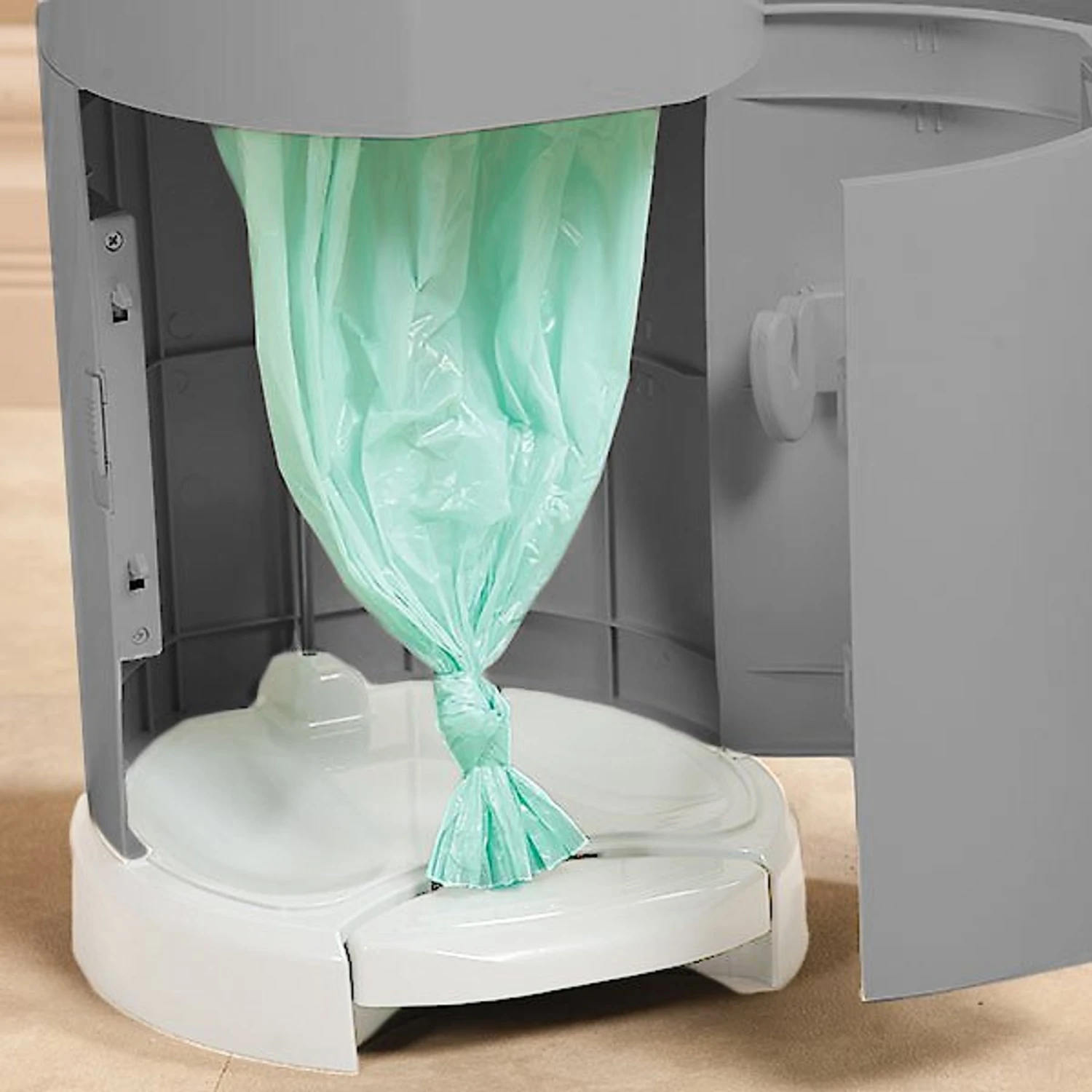 Litter Champ Premium Odor-Free Cat Litter Waste Disposal System, Grey 10 Litter Champ Premium Odor-Free Cat Litter Waste Disposal System, Grey - Image 8