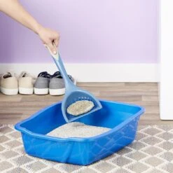 Dr. Elsey's Clean Tracks Clumping Clay Cat Litter 18 Dr. Elsey's Clean Tracks Clumping Clay Cat Litter -Furry Friends 151649 PT8. AC SS1800 V1700515239