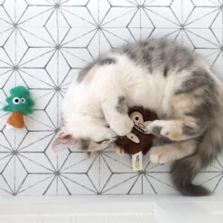 Mad Cat Sassy Sasquatch Catnip & Silvervine Cat Toy -Furry Friends 181822 PT3. AC SS1800 V1637612203