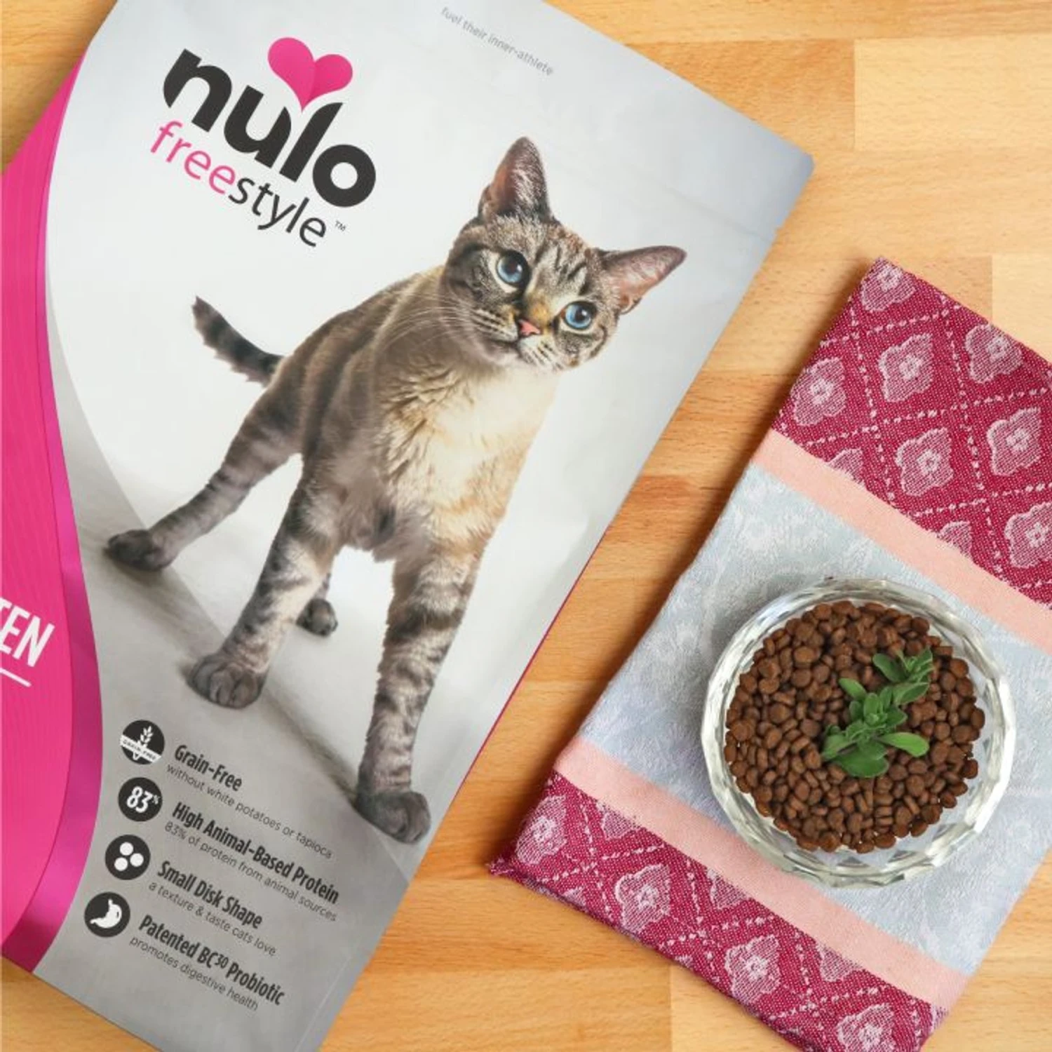 Nulo Freestyle Chicken & Cod Recipe Grain-Free Dry Cat & Kitten Food 5 Nulo Freestyle Chicken & Cod Recipe Grain-Free Dry Cat & Kitten Food - Image 3