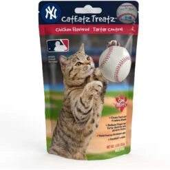Team Treatz CatEatz Treatz MLB Yankees Chicken Flavor Tartar Control Dental Cat Treats